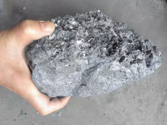 Stahlherstellung, Stahlhersteller, Industrie, Siliziumschlackenlegierungen, Siliziummetallschlackenklumpen